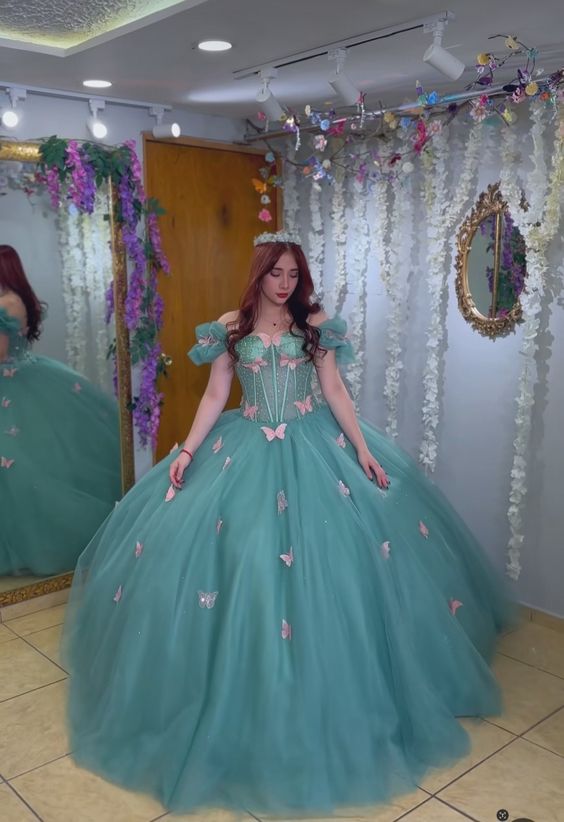 Quinceanera Dress with 3D Butterfly Sleeveless Ball Gown
