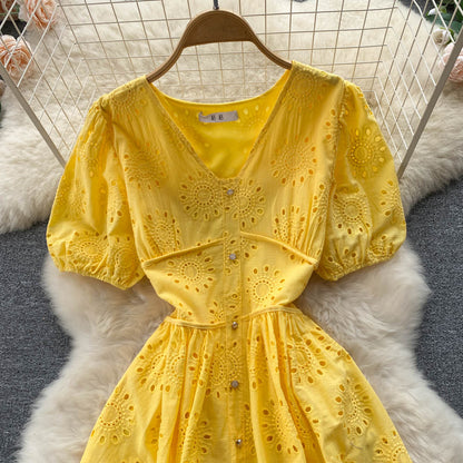 Puff Sleeve V-neck Lace Dress       S4466