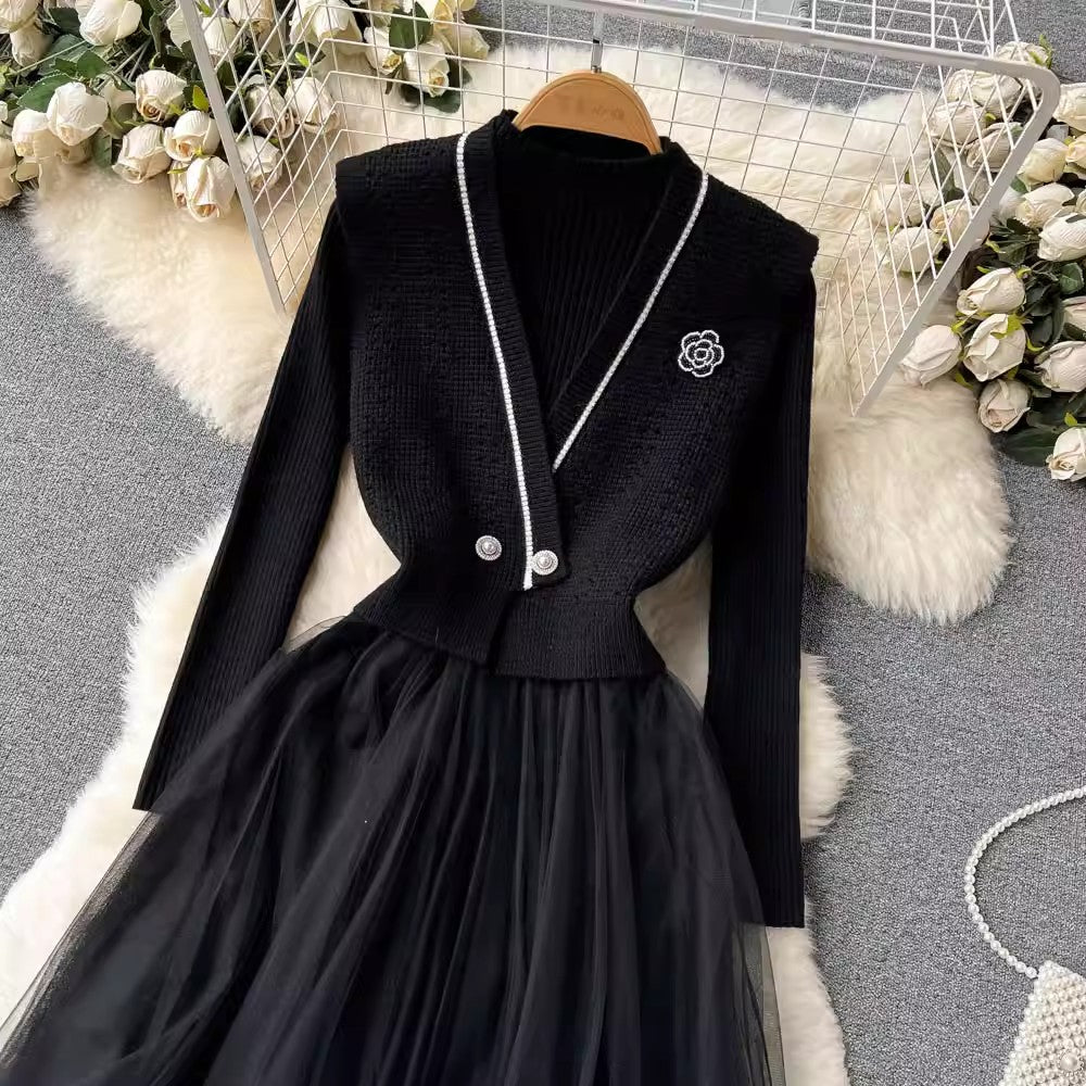 women's knitted mesh dress + short V-neck vest two-piece trendy set    S4502
