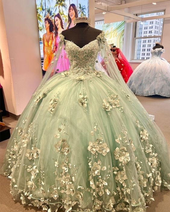 Elegant Ball Gown Quinceanera Prom dresses Applique Lace Sweet 16 Formal Dress
