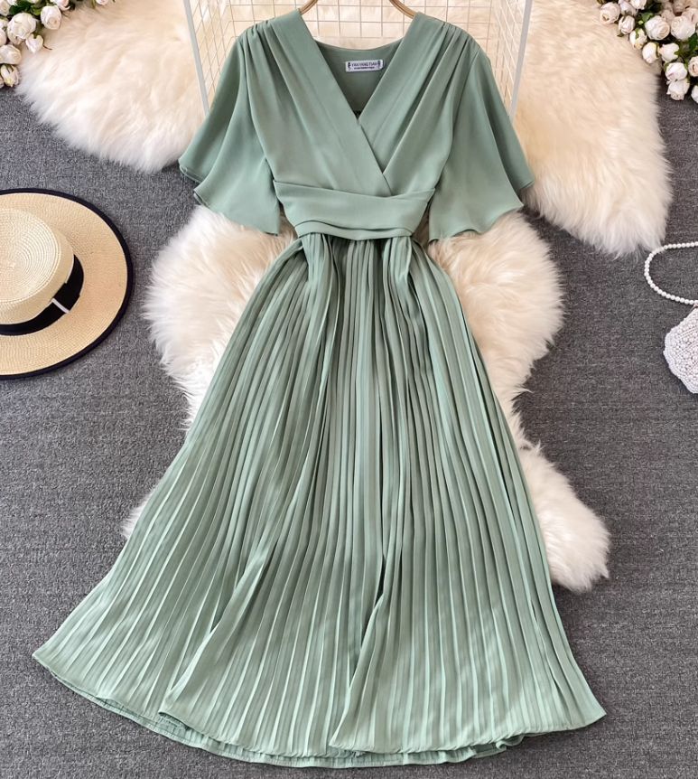 2025 new V-neck short-sleeved dress slim fit temperament waist tie big swing pleated long skirt R0345