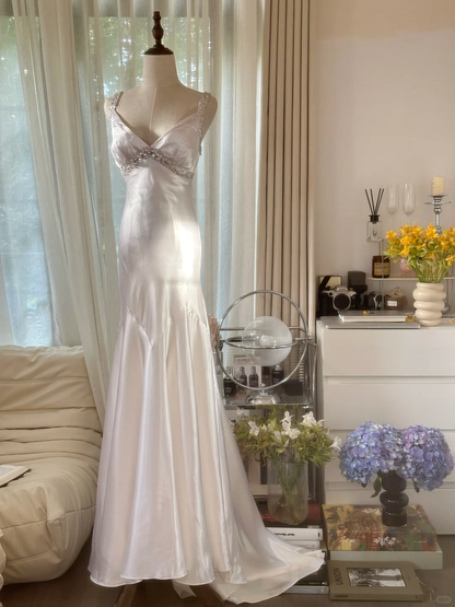 Retro White V-neck Spaghetti Strap Design Elegant Satin Evening Dress Prom Dress D1488