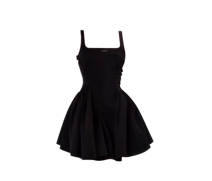 Sexy hot girl little black dress Hepburn style square neck suspender dress French high-end dress R0029