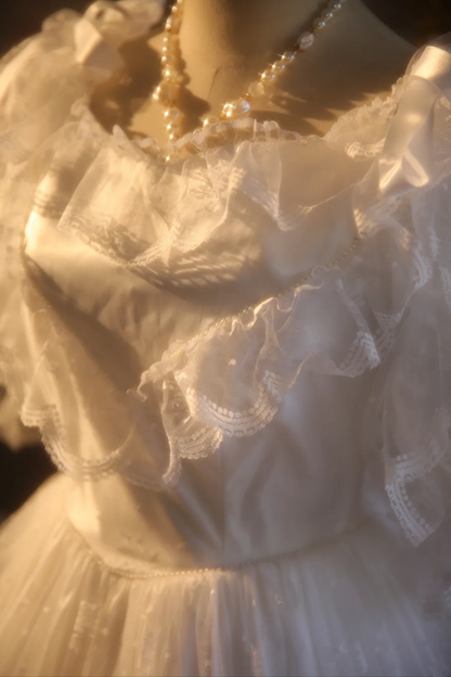 White retro classic fitted waist ball gown R7264