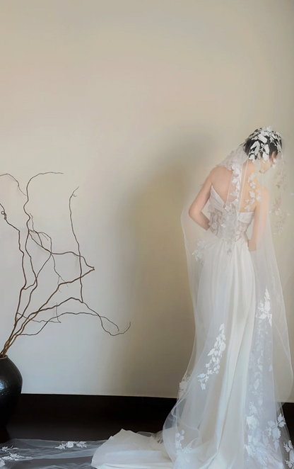White strapless, fitted waist, sexy and elegant long ball gown/wedding dress R8055