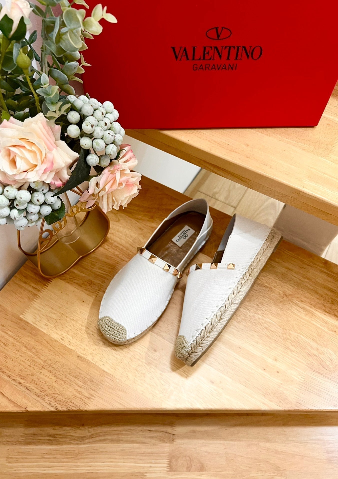 ROCKSTUD WHITE CANVAS ESPADRILLES