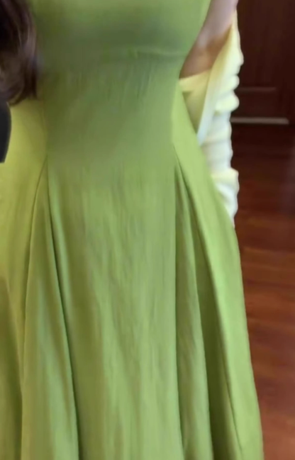 High-grade green square-neck suspender dress, gentle style, beautiful waist temperament long dress R0471