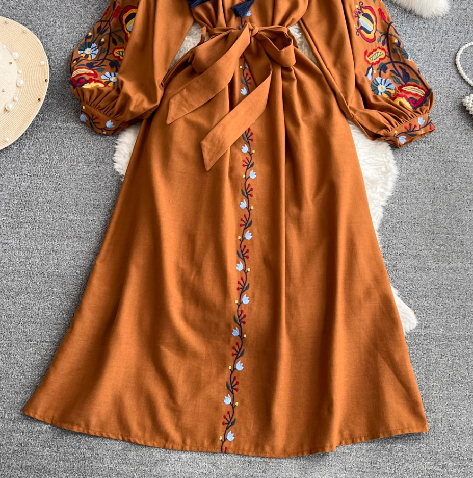 Retro ethnic style lantern sleeve embroidery round neck waist A-line cotton and linen elegant dress R0318