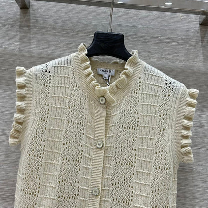 CHANEL SLEEVELESS TOP STYLE 72