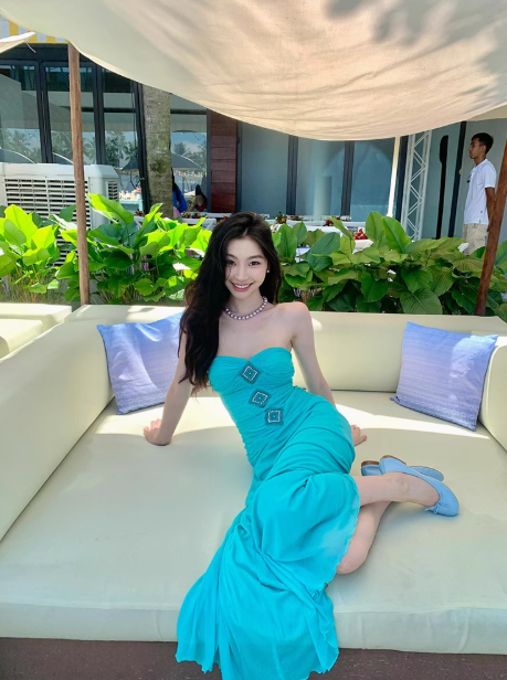 Lake blue pure sexy tube top dress temperament waist slimming seaside holiday long dress R0235