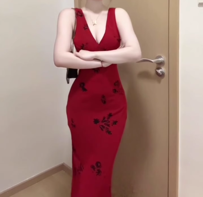 Retro V-neck red suspender dress sexy waist temperament hip fishtail long skirt R0712