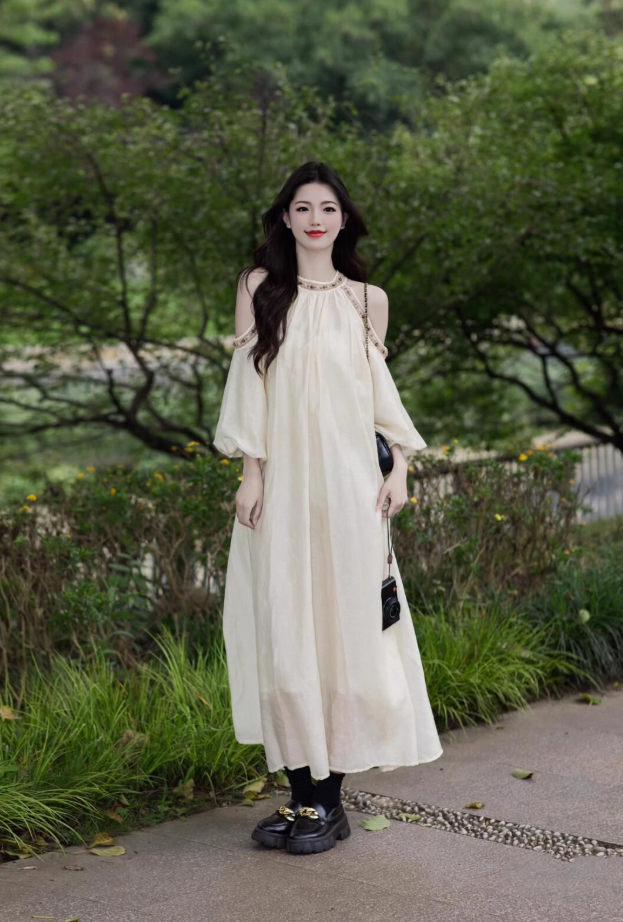 Retro French off-the-shoulder dress, seaside holiday style, cool temperament, unique and chic dress R0419