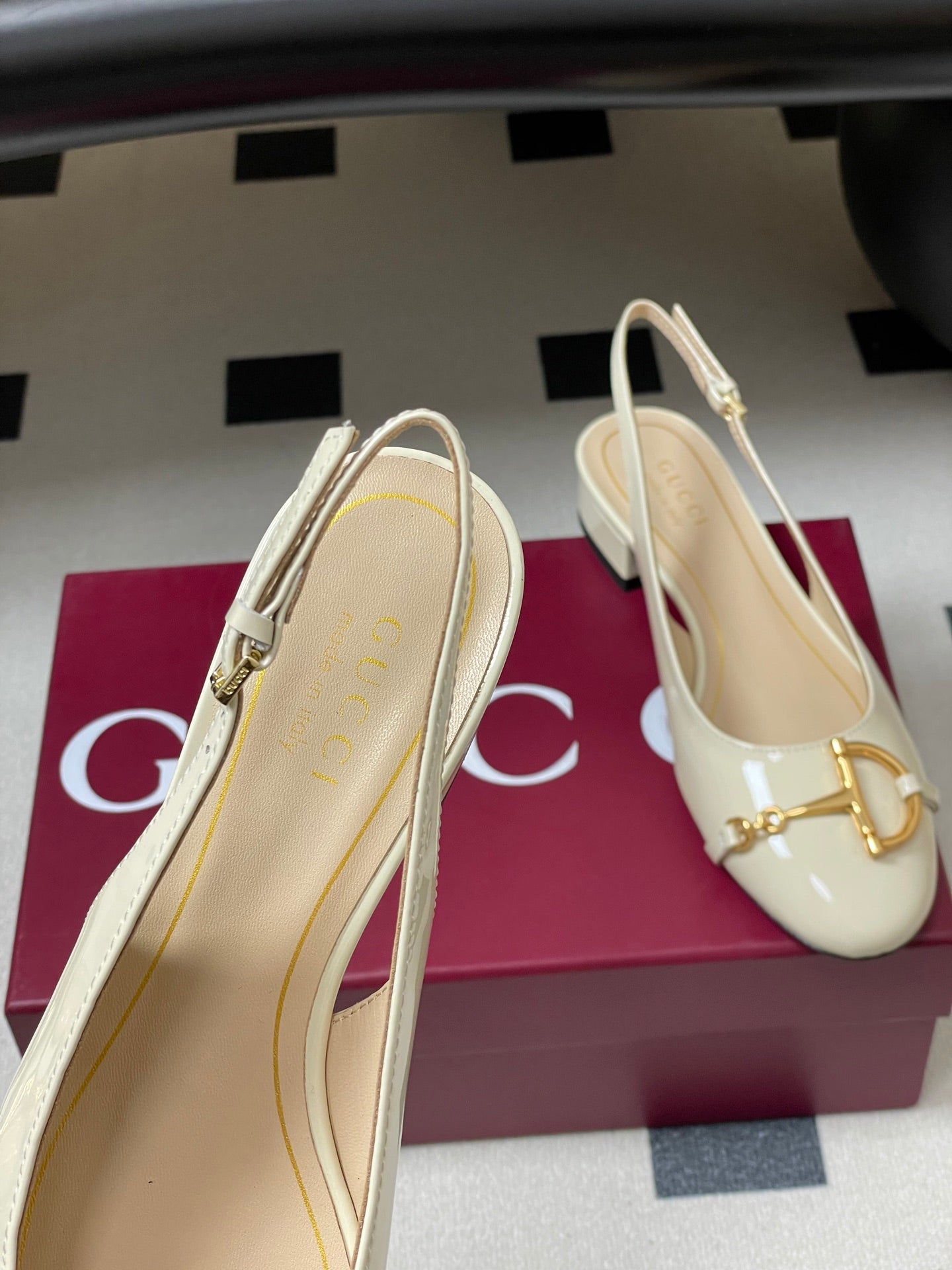 GG 26ss Big D Half HorseBit Mary Jane White Patent Leather 593505