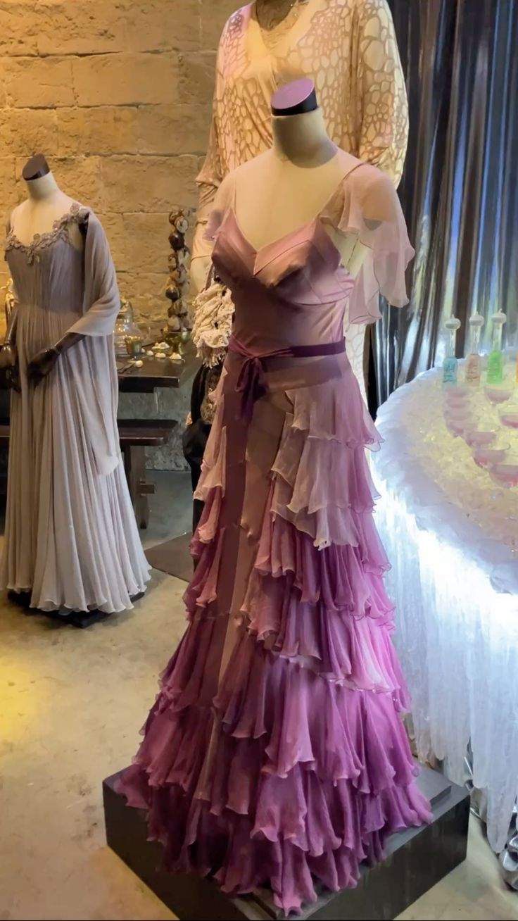 Unique Spaghetti Straps V Neck Ombre Purple Layered Chiffon Long Party Dress Birthday Evening Gowns