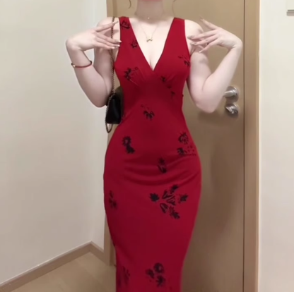 Retro V-neck red suspender dress sexy waist temperament hip fishtail long skirt R0712
