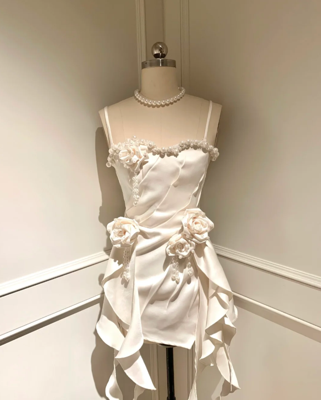 White halter neckline with pearl design, waist and irregular skirt short skirt for homecoming dress R4151