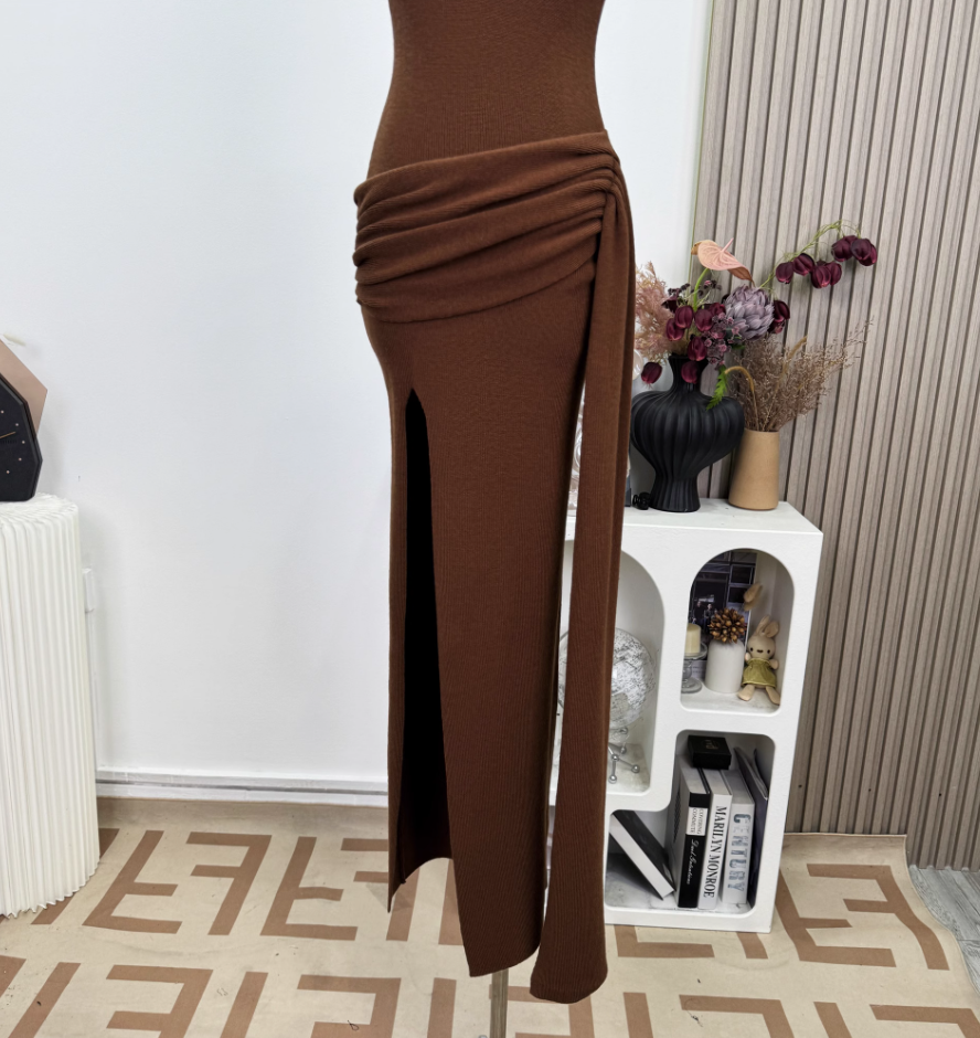 2025 Summer versatile design halter neck backless sexy pleated side slit knitted dress R0279