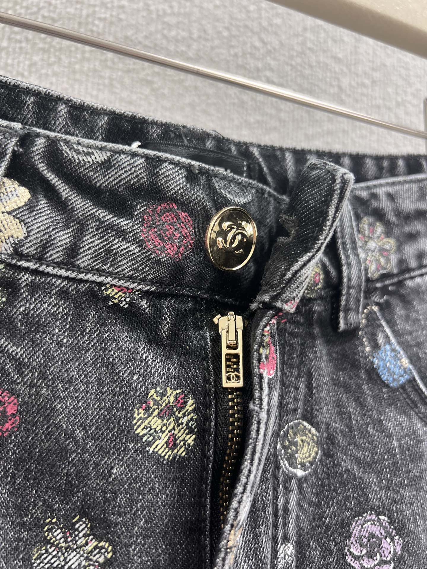 CC 25 Flower Jean Shorts Dark Gray Cotton