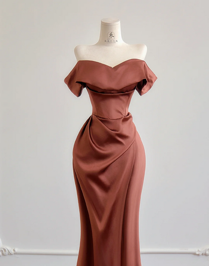 Reddish-brown off-shoulder fitted waist slimming hip-hugging sexy long ball gown R8168