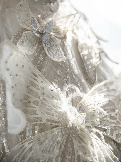 Ivory white strapless fitted waist butterfly-shaped full skirt ball gown, bridal dress R8429