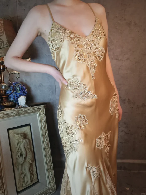 Vintage Spaghetti Straps V-neck Satin Lace Sequin Appliques Long Prom Gown Backless Mermaid Party Dress SP453