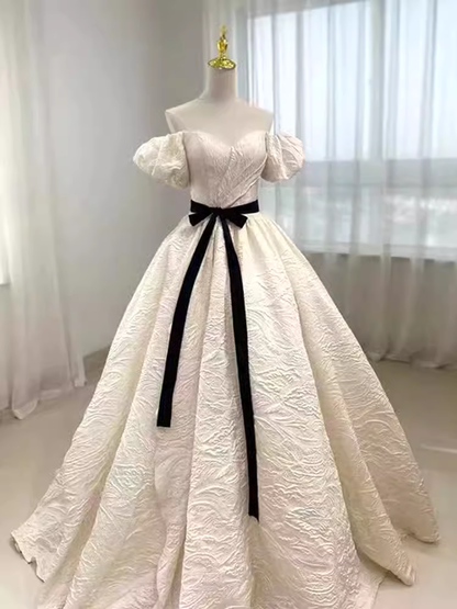 Vintage Ball Gown Off The Shoulder White Satin Wedding Dresses C123