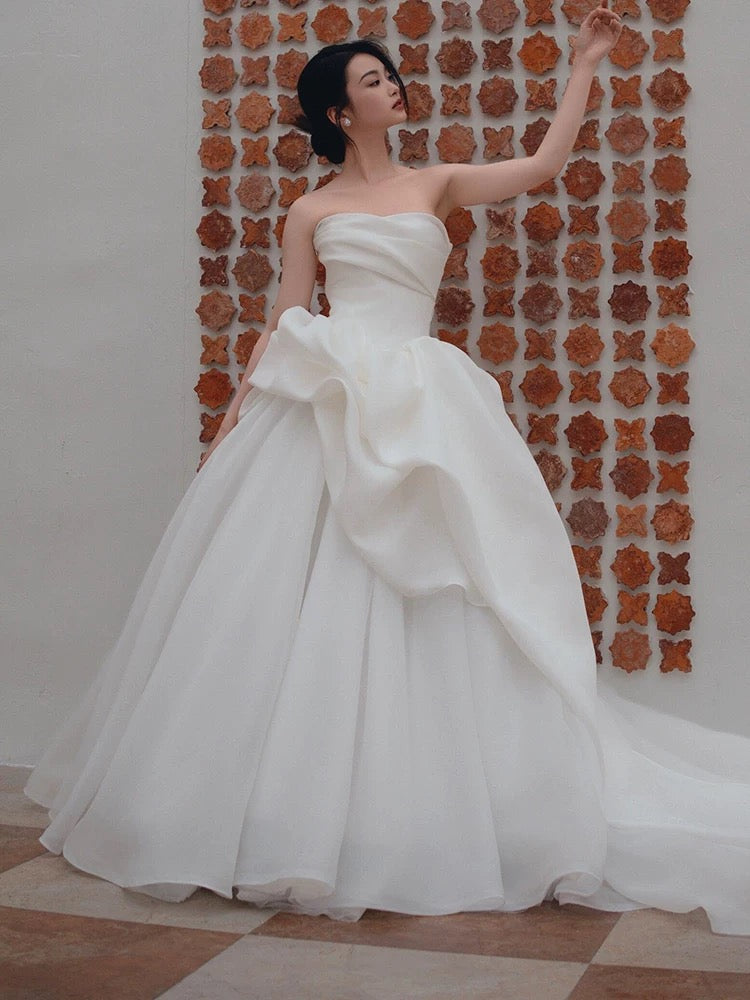 Unique Ball Gown Sweetheart Long Organza White Wedding Dresses C1673