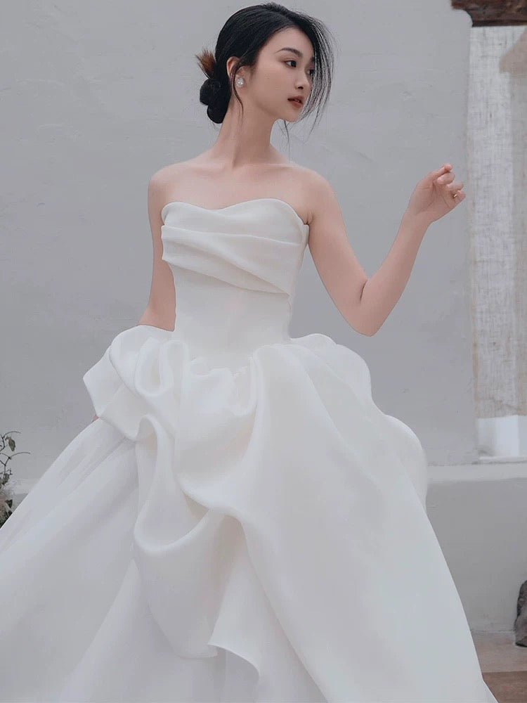 Unique Ball Gown Sweetheart Long Organza White Wedding Dresses C1673