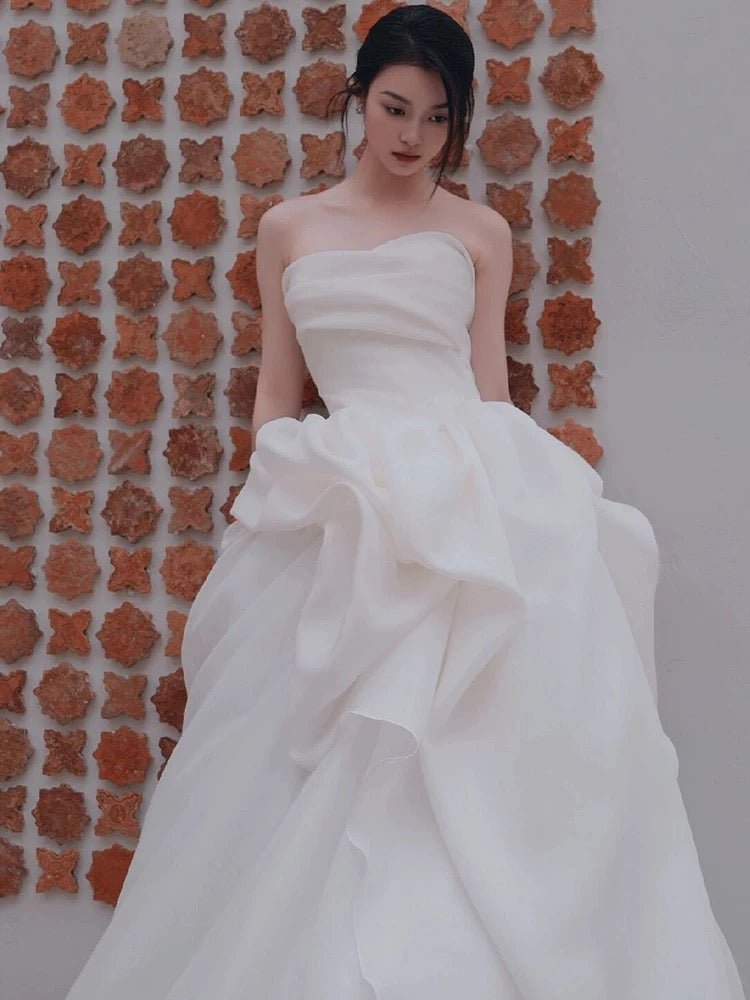 Unique Ball Gown Sweetheart Long Organza White Wedding Dresses C1673