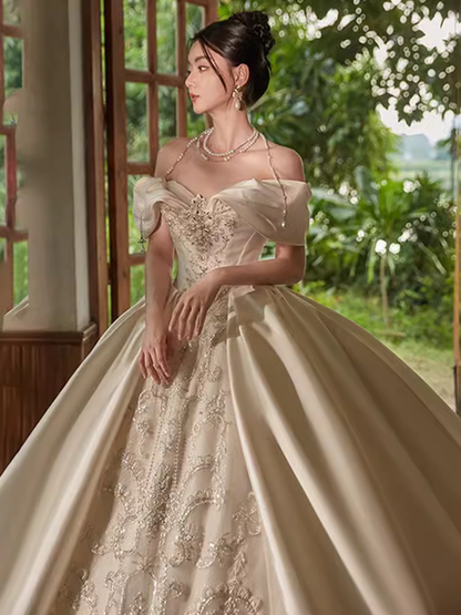 Luxury Ball Gown Off The Shoulder Neckline Short Sleeves Lace Wedding Dress C180