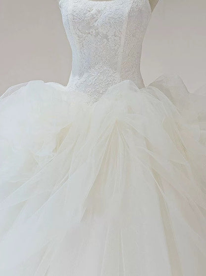 Dreamy Ball Gown Strapless Sleeveless White Tulle Wedding Dresses With Ruffles C1818