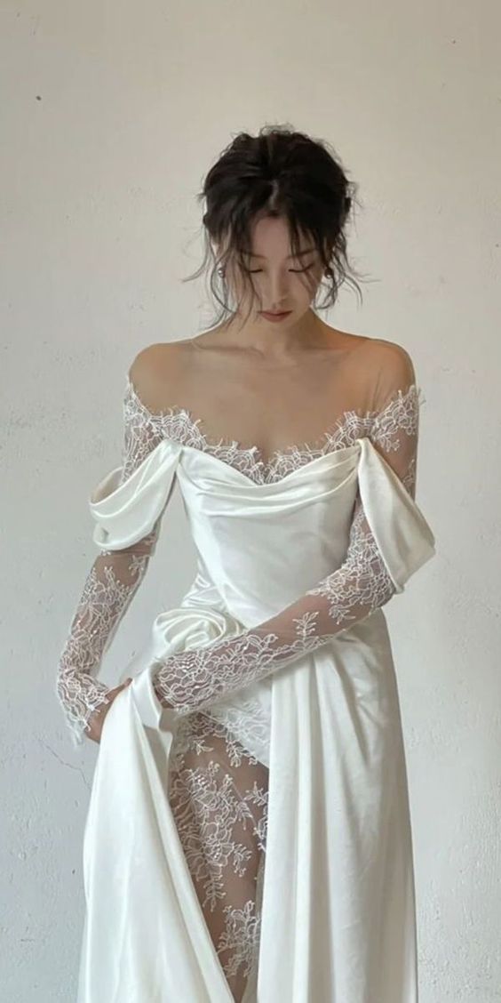 Off Shoulder Lace Wedding Gowns Big Size Custom Made A Line Long Sleeves Ruched Satin High Slit Bridal Dress C304