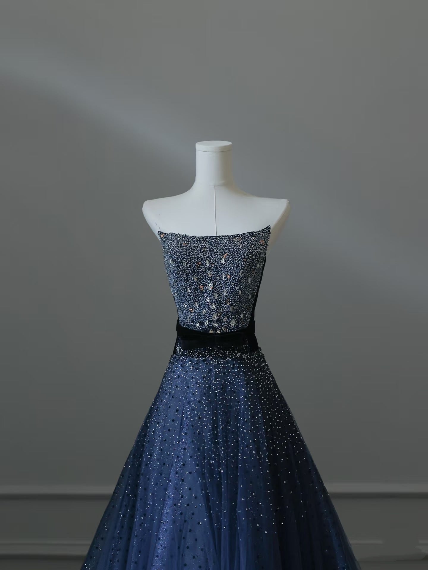 Sexy A line Strapless Navy Blue Tulle Long Prom Dresses Evening Gowns