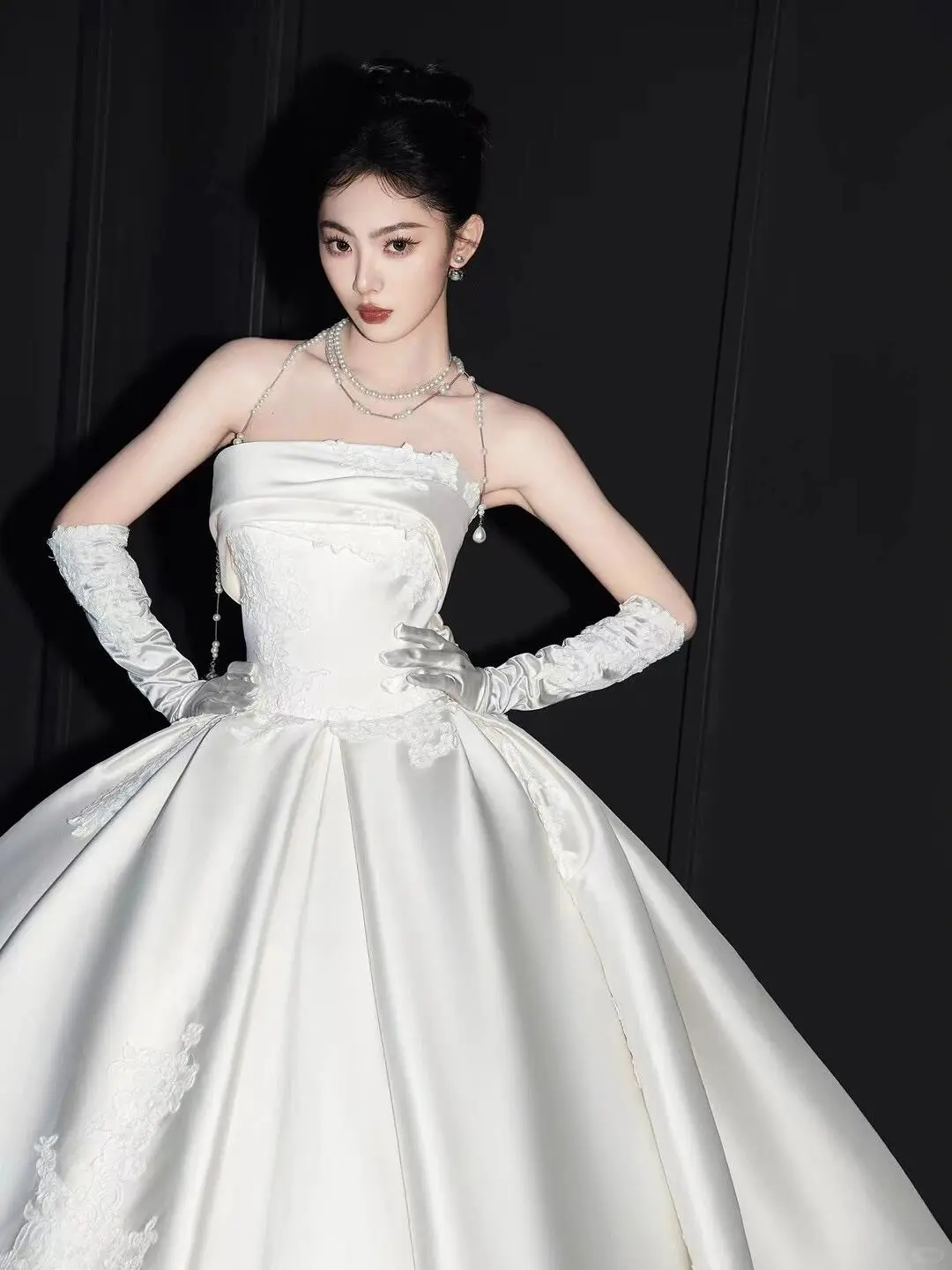 Timeless Ball Gown Strapless Satin Applique With Gloves Long Wedding Dresses C4005