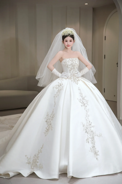 Dreamy Ball Gown Strapless Satin Applique With Veil Gloves Long Wedding Dresses C4052