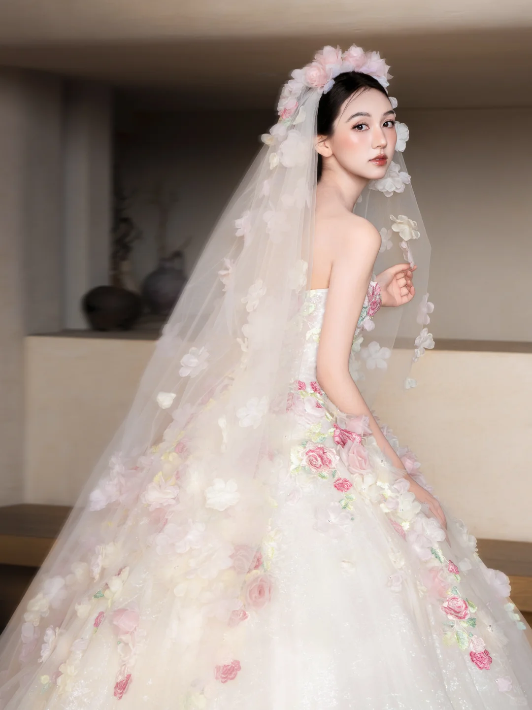 Dreamy Ball Gown Strapless Tulle Applique With Veil Long Wedding Dresses C4118
