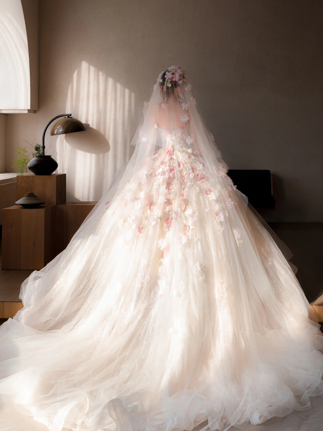 Dreamy Ball Gown Strapless Tulle Applique With Veil Long Wedding Dresses C4118