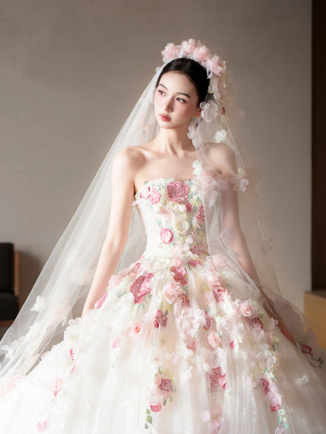 Dreamy Ball Gown Strapless Tulle Applique With Veil Long Wedding Dresses C4118