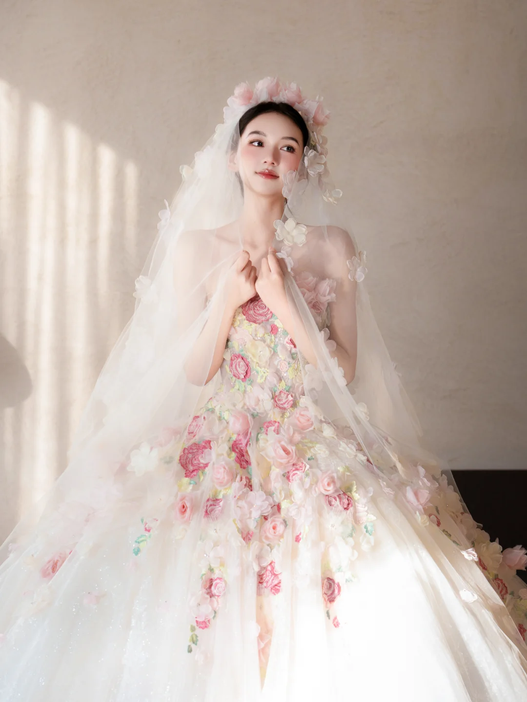 Dreamy Ball Gown Strapless Tulle Applique With Veil Long Wedding Dresses C4118