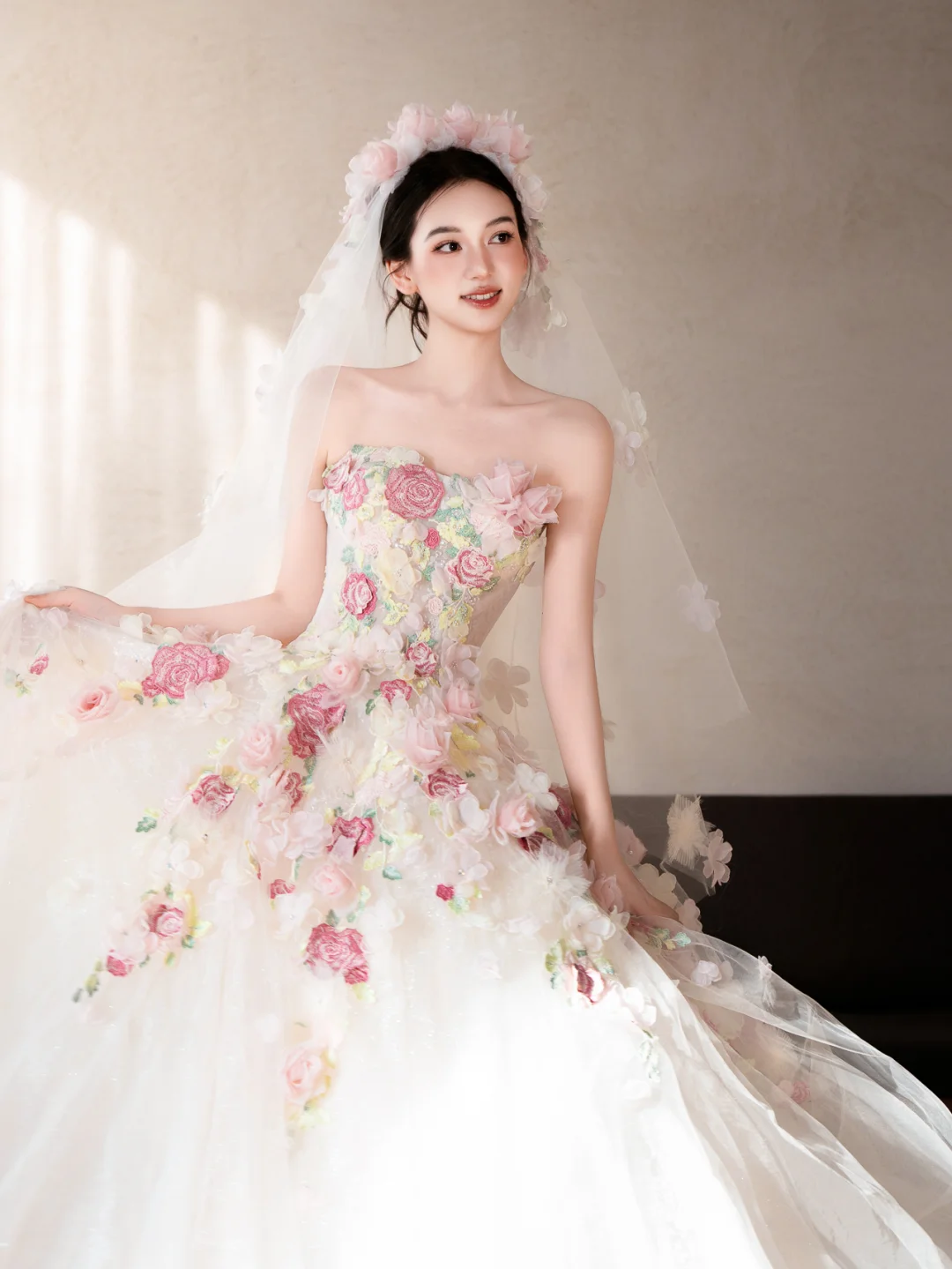Dreamy Ball Gown Strapless Tulle Applique With Veil Long Wedding Dresses C4118