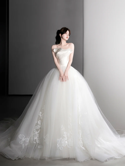Elegant Ball Gown Strapless Satin Tulle With Veil Long Wedding Dresses C4126