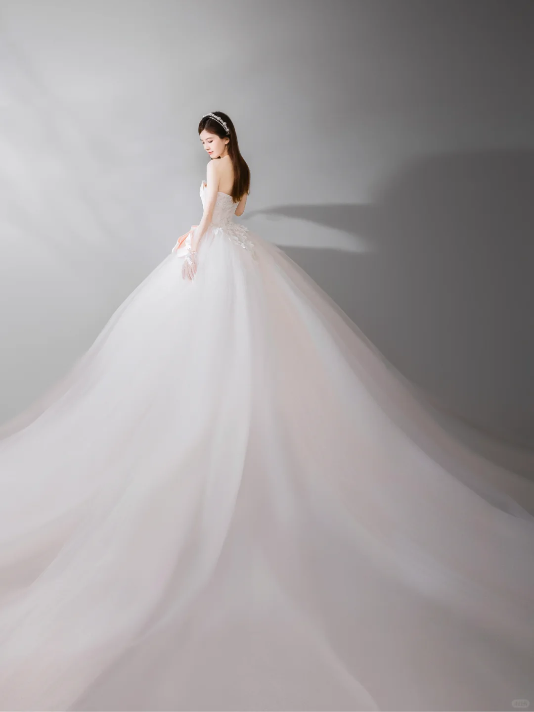 Elegant Ball Gown Strapless Tulle Lace Bow With Gloves Long Wedding Dresses C4143