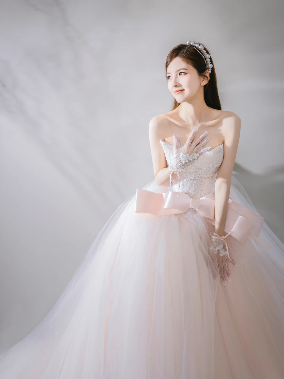 Elegant Ball Gown Strapless Tulle Lace Bow With Gloves Long Wedding Dresses C4143