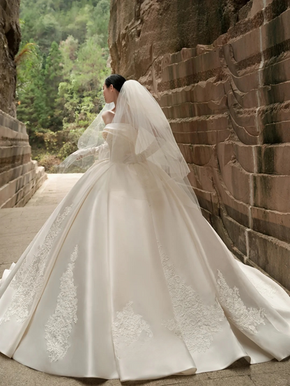 Elegant Ball Gown Strapless Satin Applique With Gloves Veil Long Wedding Dresses C4289