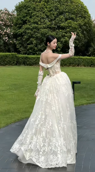 French Tender Ball Gown Off The Shoulder Tulle Lace With Sleeves Long Wedding Dresses C4440