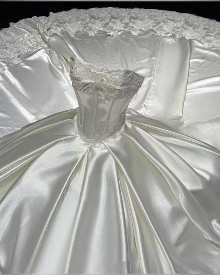 Dreamy Ball Gown Strapless Satin Lace Long Wedding Dresses C5638
