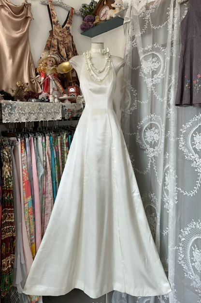 Classy Off-white Halter V Neck Satin Mermaid Long Wedding Guest Dress Party Gown