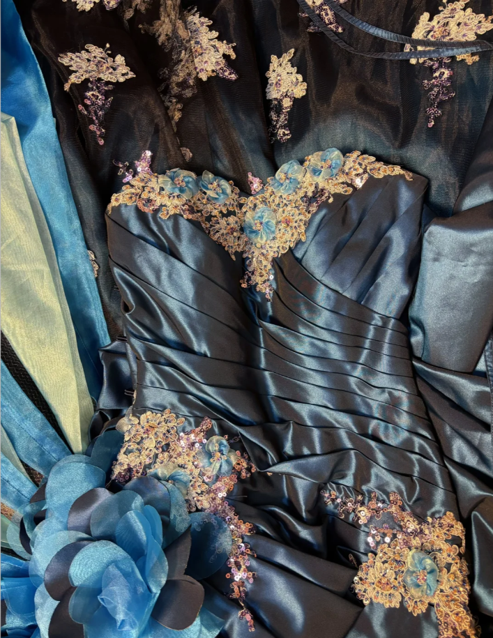 Pretty Blue Spaghetti Straps Satin Pleated Appliques Beaded Mermaid Evening Dress Long Prom Dress D2191