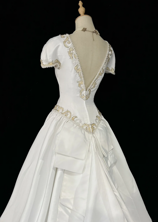 Classic Wedding Dress Ball Gown V Neck White Satin Long 70s Wedding Dresses Vintage Bride Dress Bridal Gowns DH1260