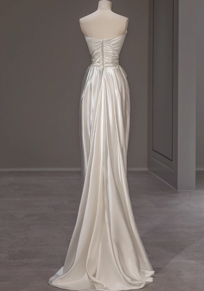 Elegant Satin Mermaid Wedding Dress Sleeveless Simple Bridal Gown DH2689